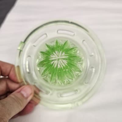 Vintage Uranium Green Depression Glass Citrus Juicer Reamer - Thumbnail 3