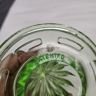 Vintage Uranium Green Depression Glass Citrus Juicer Reamer - Thumbnail 7