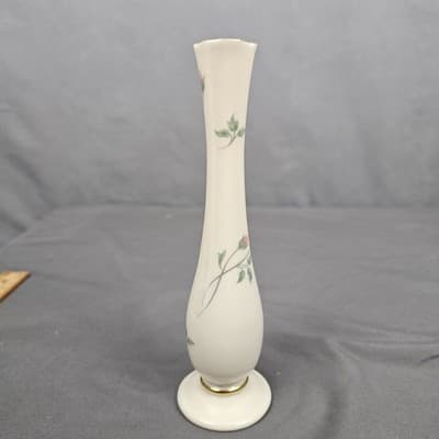 Lenox Vintage Bud Vase Rose Manor Hand Decorated w/24K Gold Trim - Thumbnail 3