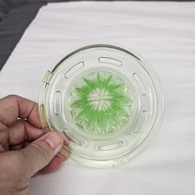 Vintage Uranium Green Depression Glass Citrus Juicer Reamer - Thumbnail 4