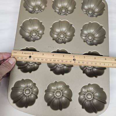 Nordic Ware Bundt Brownie Pan 12 Count Aluminum Non Stick Holiday Baking - Thumbnail 8