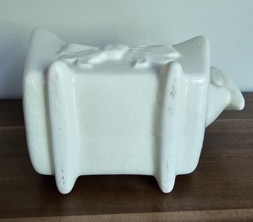 Vintage Off-white Nursery Planter Stork on Cradle, No Chips Or Cracks MCM - Thumbnail 5