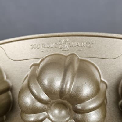 Nordic Ware Bundt Brownie Pan 12 Count Aluminum Non Stick Holiday Baking - Thumbnail 6