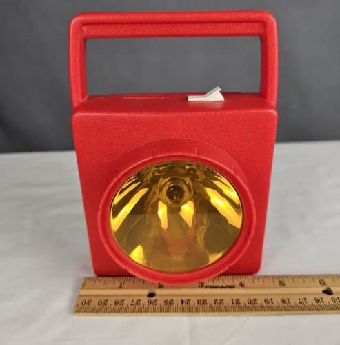 Vintage Retro 70's Red Plastic Radio Shack Square Flashlight Lantern WORKS - Thumbnail 9