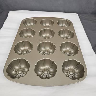 Nordic Ware Bundt Brownie Pan 12 Count Aluminum Non Stick Holiday Baking - Thumbnail 2