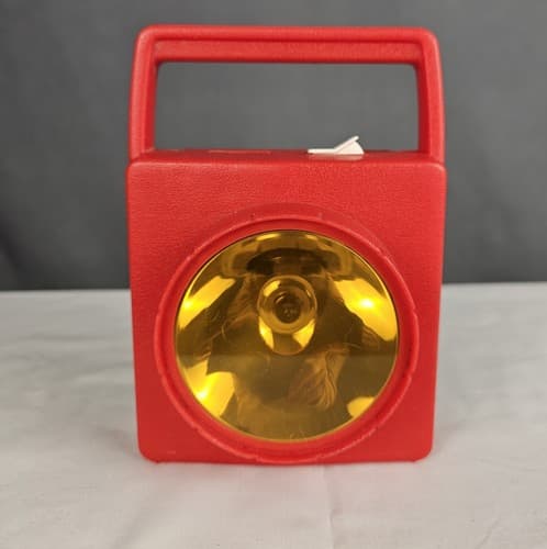 Vintage Retro 70's Red Plastic Radio Shack Square Flashlight Lantern WORKS - Thumbnail 2
