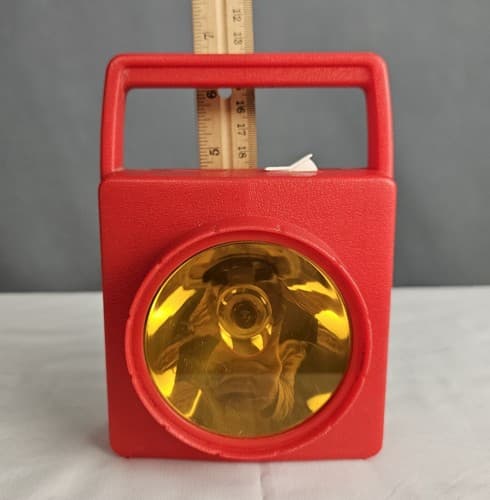 Vintage Retro 70's Red Plastic Radio Shack Square Flashlight Lantern WORKS - Thumbnail 8