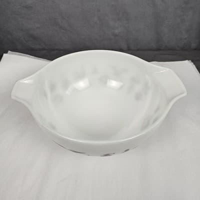 PYREX Early American Cinderella Mixing Bowl, #443, 2-1/2 QT, White & Brown - Thumbnail 2