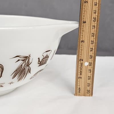 PYREX Early American Cinderella Mixing Bowl, #443, 2-1/2 QT, White & Brown - Thumbnail 11