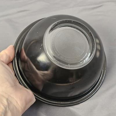 PYREX 322 Black Glass Small Mixing Bowl Round Original 7" Diameter - Thumbnail 9
