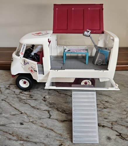 Schleich - Mobile Vet Van verernarian Horse Doctor Vehicle - Thumbnail 3