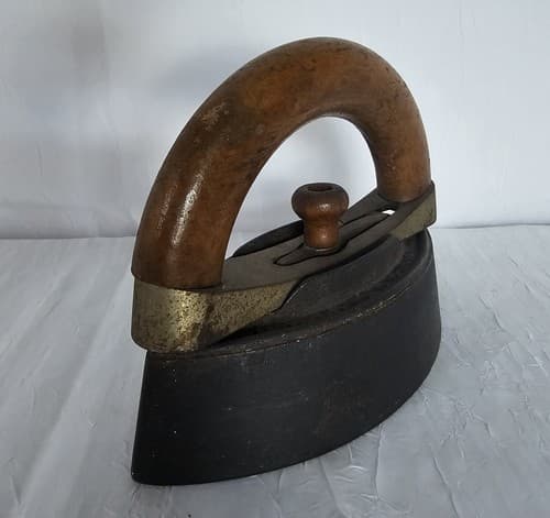 Mid 19th Century Colebrookdale Iron With Removable Handle Potts PA DECOR & WORKS - Thumbnail 5