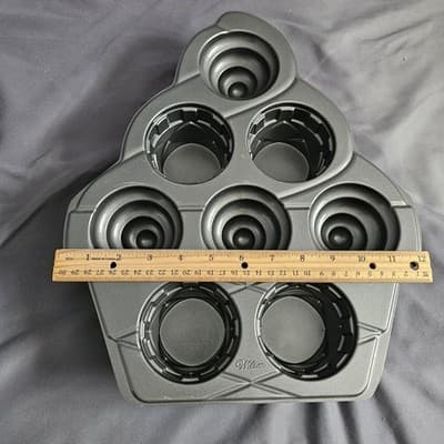 Wilton Tree Shape Cup Cake Baking Pan 4 cupcakes with 3D Tops - Thumbnail 4
