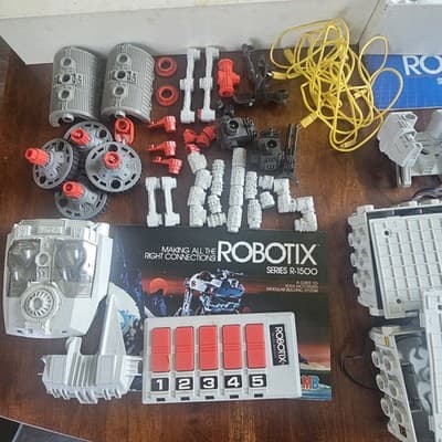 Robotix Many Parts Including Boxes for R-2000 R-1500 UNTESTED - Thumbnail 3