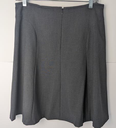 NWT Calvin Klein Women’s Size 8P Black Polyester Blend Knee Length Flaired Skirt - Thumbnail 2