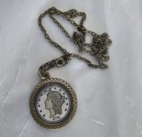 Vtg Bicentennial 1776 $20 Replica Coin Pendant Necklace Silver Tone 12” Chain - Thumbnail 2