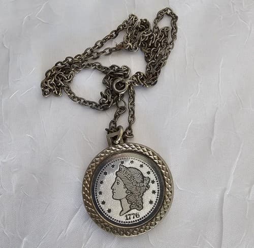 Vtg Bicentennial 1776 $20 Replica Coin Pendant Necklace Silver Tone 12” Chain - Thumbnail 5