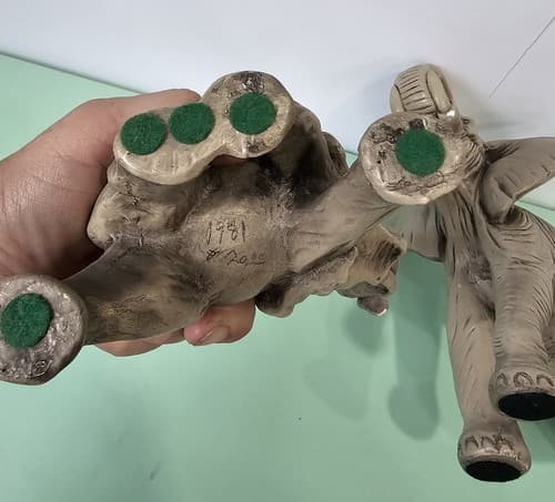 Vintage Porcelain Bisque Elephants Figurines Set Of 2 1981 Raised Trunks - Thumbnail 6