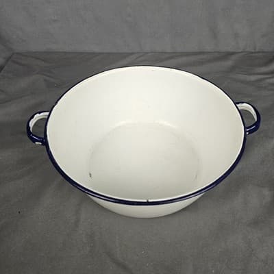 Vintage Enamelware Pan White w Black Edge Handles 3.5 Deep 9" Diameter - Thumbnail 4