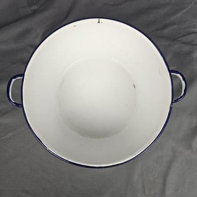 Vintage Enamelware Pan White w Black Edge Handles 3.5 Deep 9" Diameter - Thumbnail 3