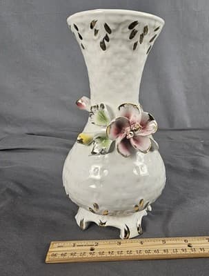 Capodimonte Flowers Vase Vintage 9" Tall Made in Italy - Thumbnail 4