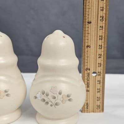 Vintage Pfaltzgraff Remembrance Salt & Pepper Shakers Floral Leaf - Thumbnail 7