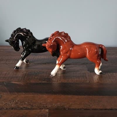 Vintage Gloss Horse Figurines Black & Chestnut Pair Set of 2 Prancing - Thumbnail 2