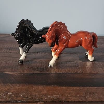 Vintage Gloss Horse Figurines Black & Chestnut Pair Set of 2 Prancing - Thumbnail 3
