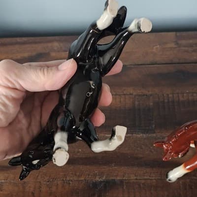 Vintage Gloss Horse Figurines Black & Chestnut Pair Set of 2 Prancing - Thumbnail 9