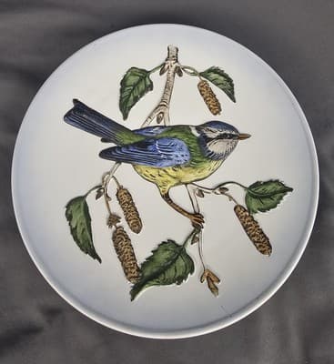 VINTAGE 1974 GOEBEL Hummel Wildlife Plate in Bas Relief, Blue Titmouse No. 2 - Thumbnail 2