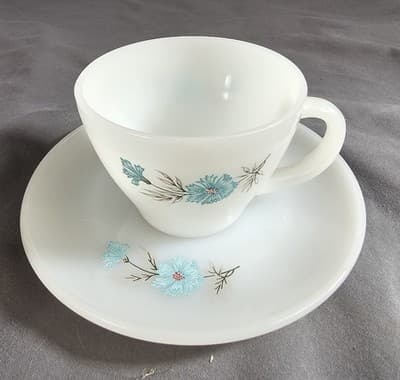Vtg Anchor Hocking Fire King Milk Glass Cup Saucer Bonnie Blue Flowers - Thumbnail 2