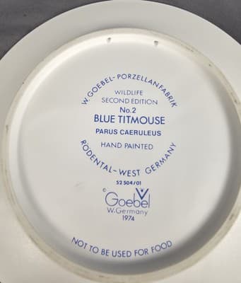 VINTAGE 1974 GOEBEL Hummel Wildlife Plate in Bas Relief, Blue Titmouse No. 2 - Thumbnail 5