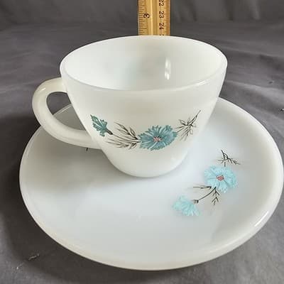 Vtg Anchor Hocking Fire King Milk Glass Cup Saucer Bonnie Blue Flowers - Thumbnail 10
