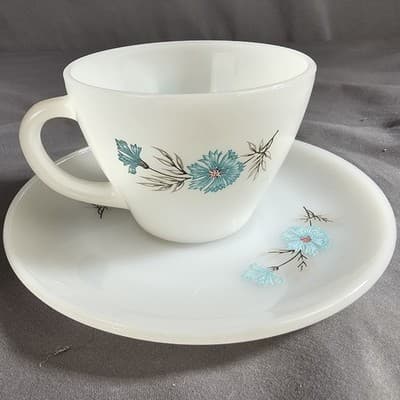 Vtg Anchor Hocking Fire King Milk Glass Cup Saucer Bonnie Blue Flowers - Thumbnail 7