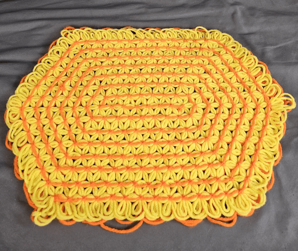 Vintage Retro 4 Hand Crocheted Orange Yellow Placemats Daises Loop Fringe - Thumbnail 6