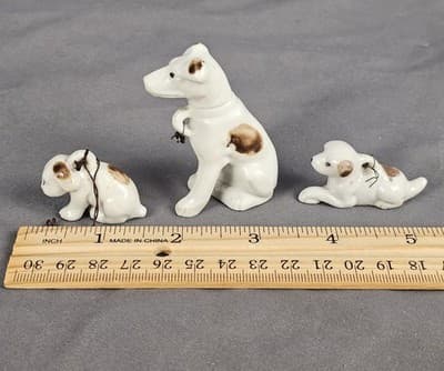 Vintage Made in Japan Dog and Puppies 2 1/4" tall Minature Set - Thumbnail 6