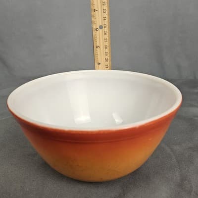 Vintage Pyrex Bowl Flameglo Orange 1 1/2 quart #402 Mixing Nesting Bowl - Thumbnail 9