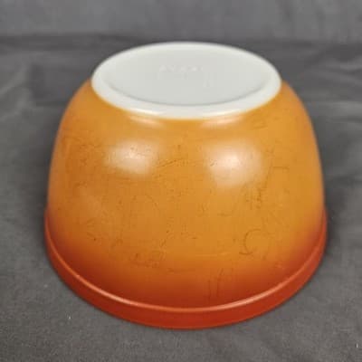 Vintage Pyrex Bowl Flameglo Orange 1 1/2 quart #402 Mixing Nesting Bowl - Thumbnail 5