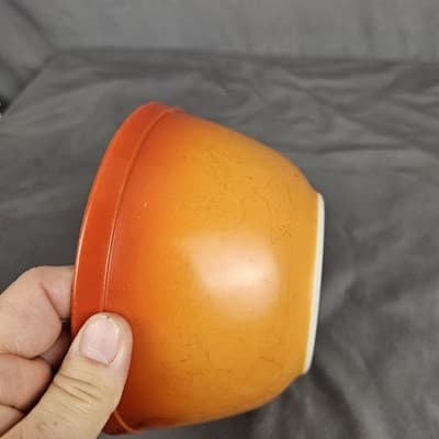 Vintage Pyrex Bowl Flameglo Orange 1 1/2 quart #402 Mixing Nesting Bowl - Thumbnail 7