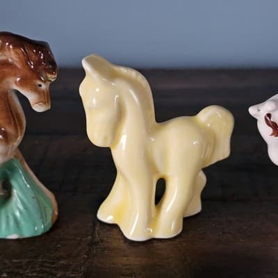 Vintage Lot of Porcelain Horses Set of 3, 2.5-3" Tall JAPAN, USA - Thumbnail 3