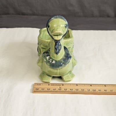 Vintage Shawnee - Green Duck Pulling Wagon Planter 752 - blue detail - USA - Thumbnail 9