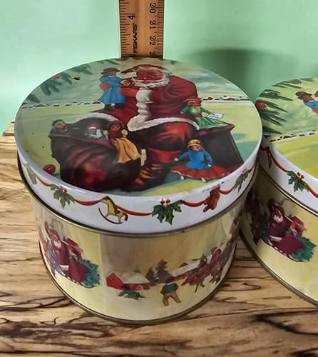 3 Sizes of the Season Christmas Santa Claus Holiday Nesting Cookie Nuts Tins - Thumbnail 6