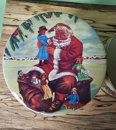 3 Sizes of the Season Christmas Santa Claus Holiday Nesting Cookie Nuts Tins - Thumbnail 5