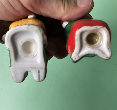 Avon 1983 Elves Christmas Salt and Pepper Shaker Set Cute 2.5" Tall - Thumbnail 6