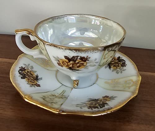 Vtg Napcoware 3 Footed Cup & Gold Accented Latic Cutout Saucer C-240 Foil Tags - Thumbnail 2