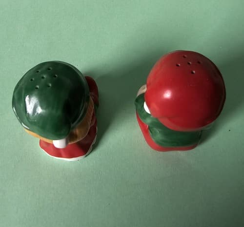 Avon 1983 Elves Christmas Salt and Pepper Shaker Set Cute 2.5" Tall - Thumbnail 5