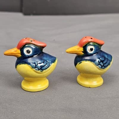 Vintage Kookaburra Bird Ceramic Salt and Pepper Shakers Japan Hand Painted - Thumbnail 2