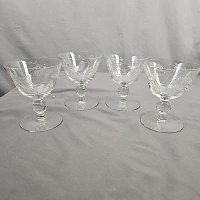 Vintage Crystal Champayne Glasses Set of 4 Delicate Etched Leaf & Vine Pattern - Thumbnail 5