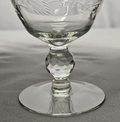 Vintage Crystal Champayne Glasses Set of 4 Delicate Etched Leaf & Vine Pattern - Thumbnail 3