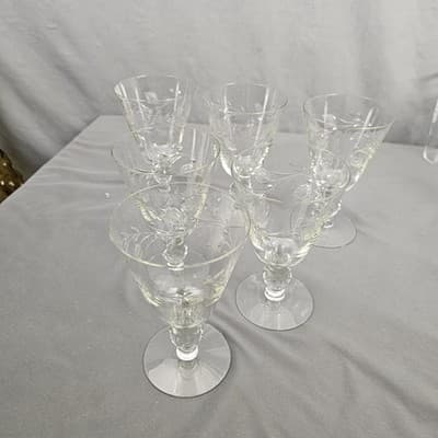 Vintage Crystal Wine Glasses Set of 6 Delicate Etched Leaf & Vine Pattern 5.5" - Thumbnail 7